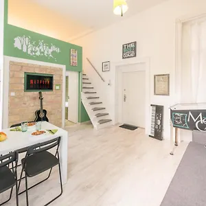 https://happy-home-budapest-fox.inbudapesthotels.com